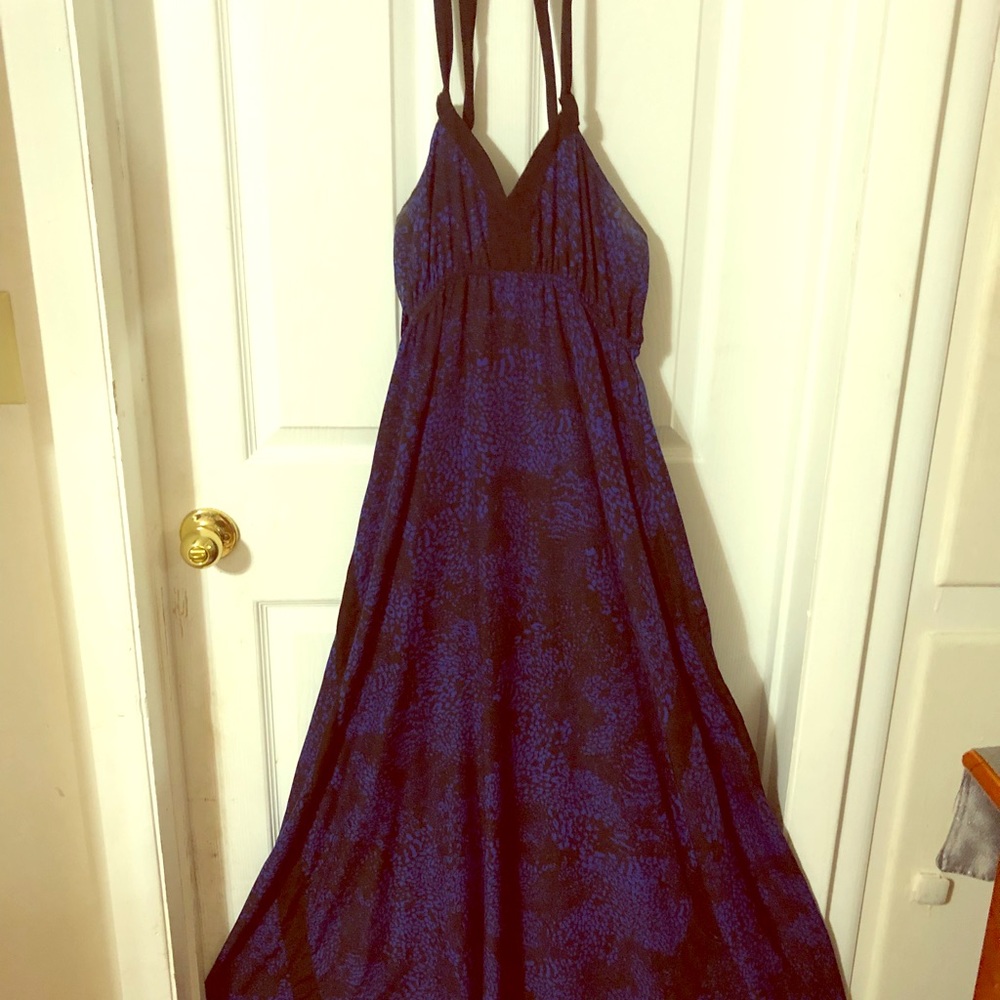 Very beautiful long dress by Express